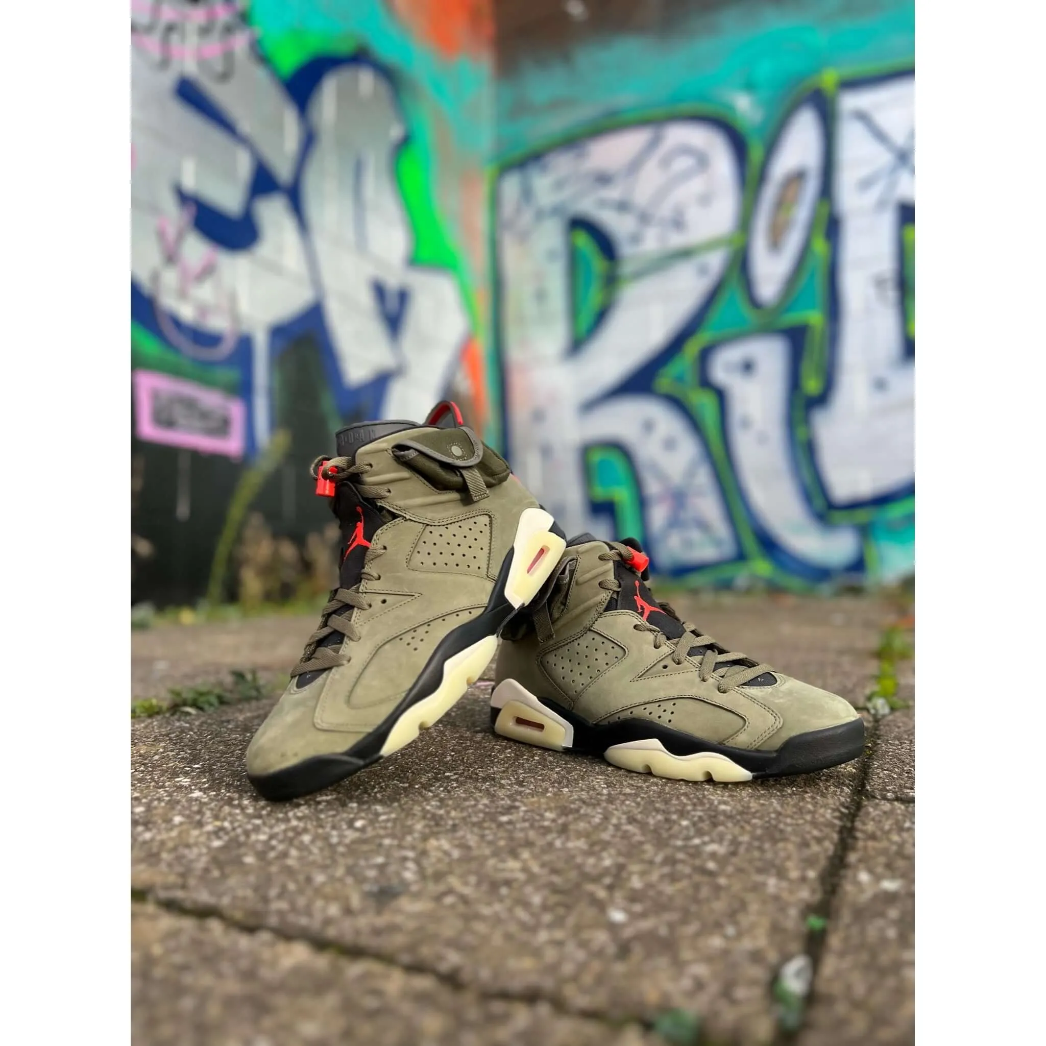 Air Jordan 6 Retro Travis Scott