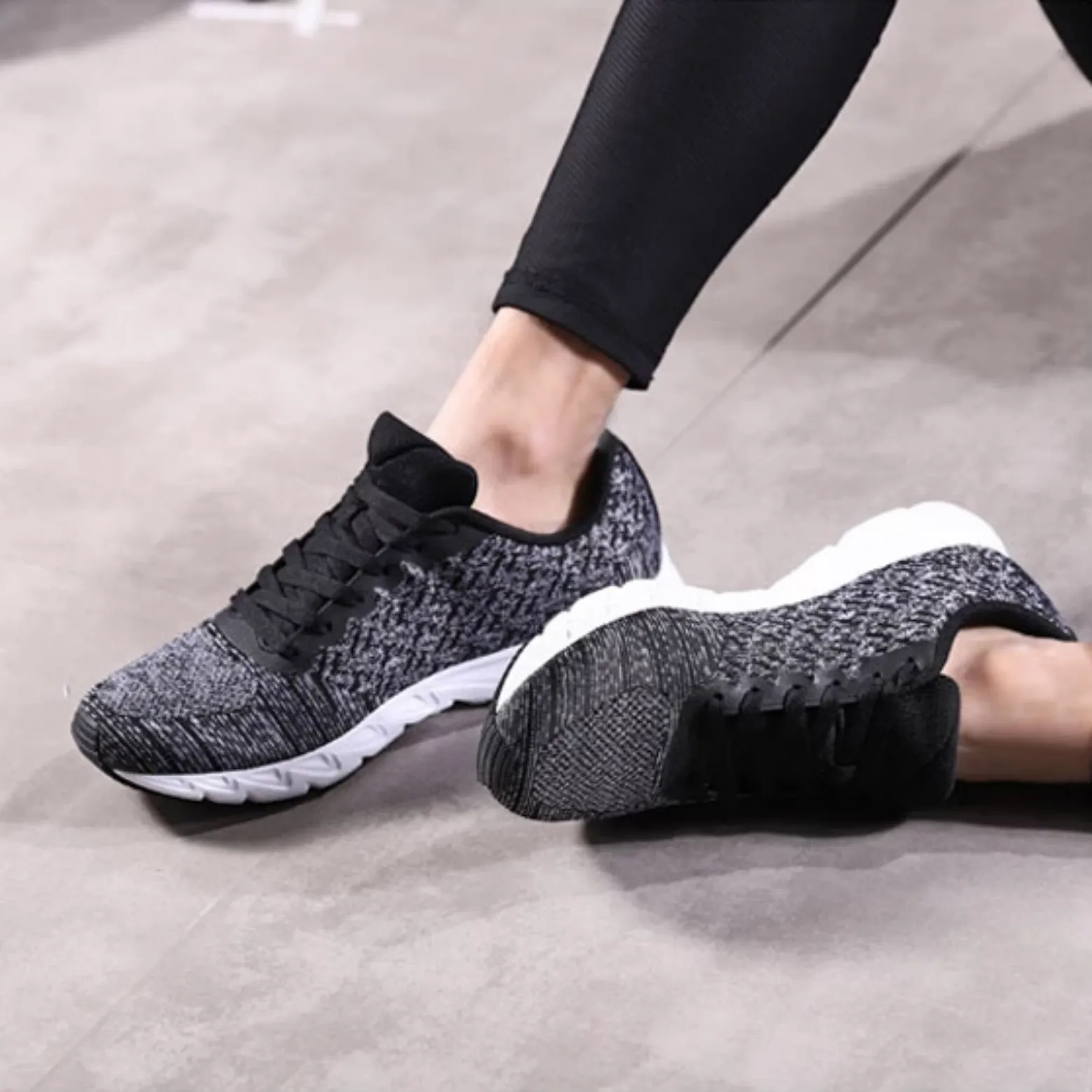 Men's Running Light Sneakers