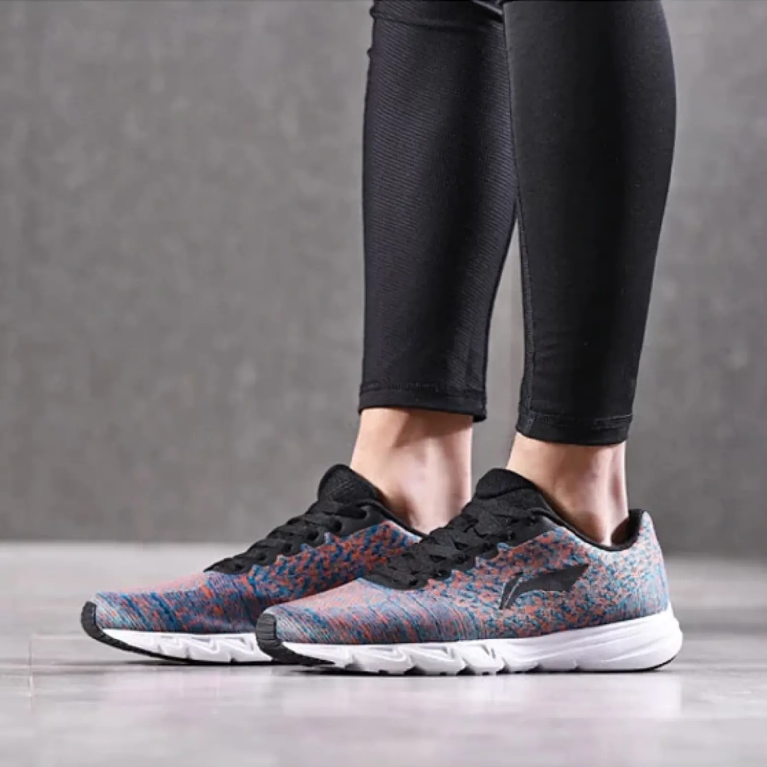 Men's Running Light Sneakers