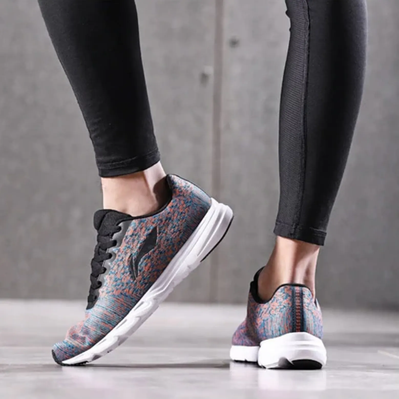 Men's Running Light Sneakers