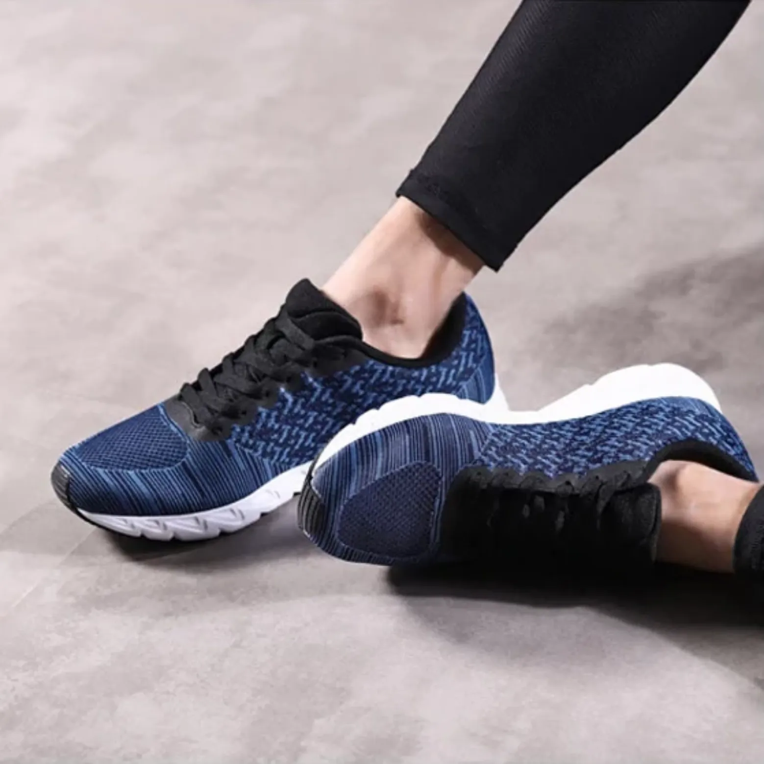 Men's Running Light Sneakers