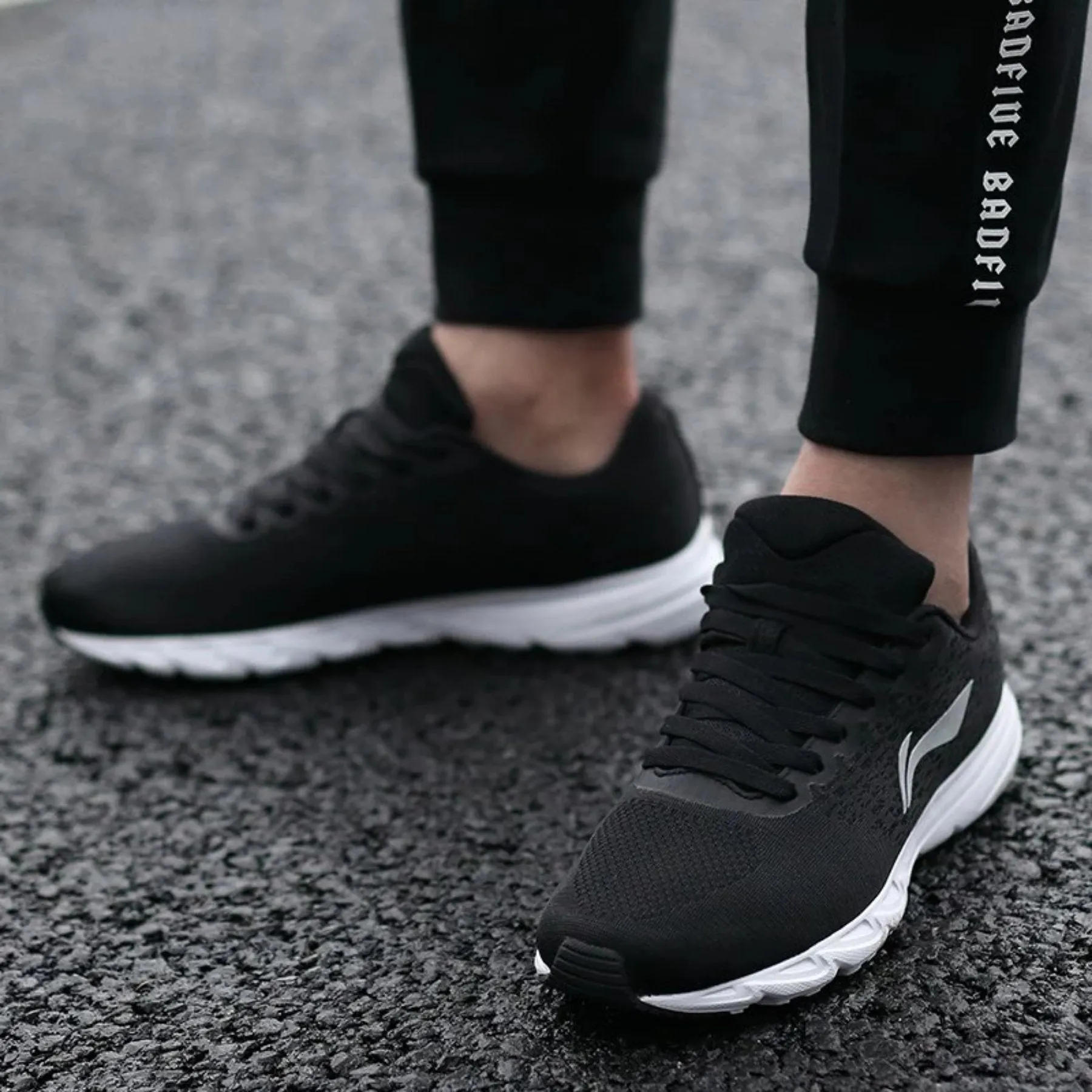 Men's Running Light Sneakers