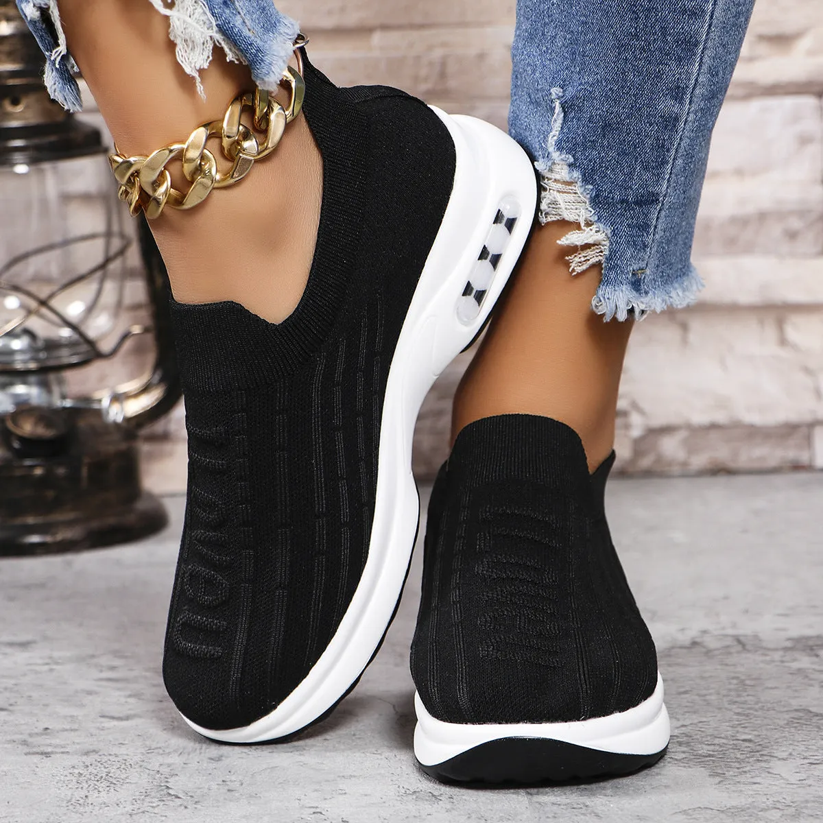 Round Toe Mesh Sneakers
