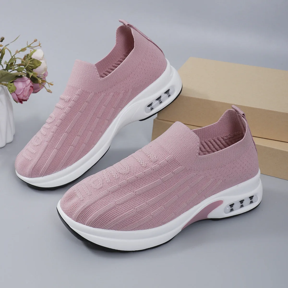 Round Toe Mesh Sneakers