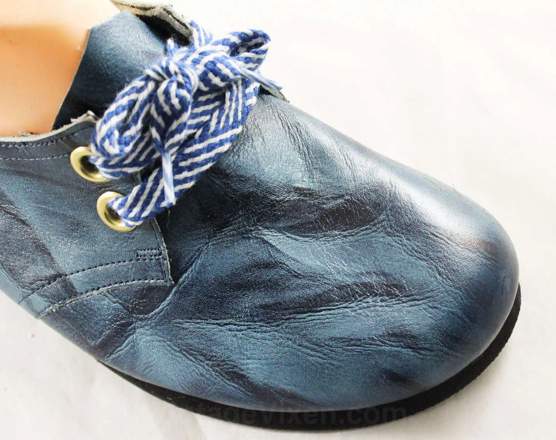 Size 7 Sneaker - Unworn Cute 70s Blue Leather - Deadstock 1970s Casual Retro Shoe - Striped Lace Up Shoelaces - NOS 70's Street Style